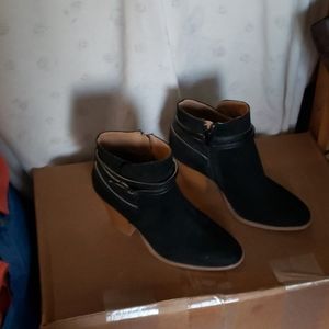 JustFab Black Short Boot, 9W, new